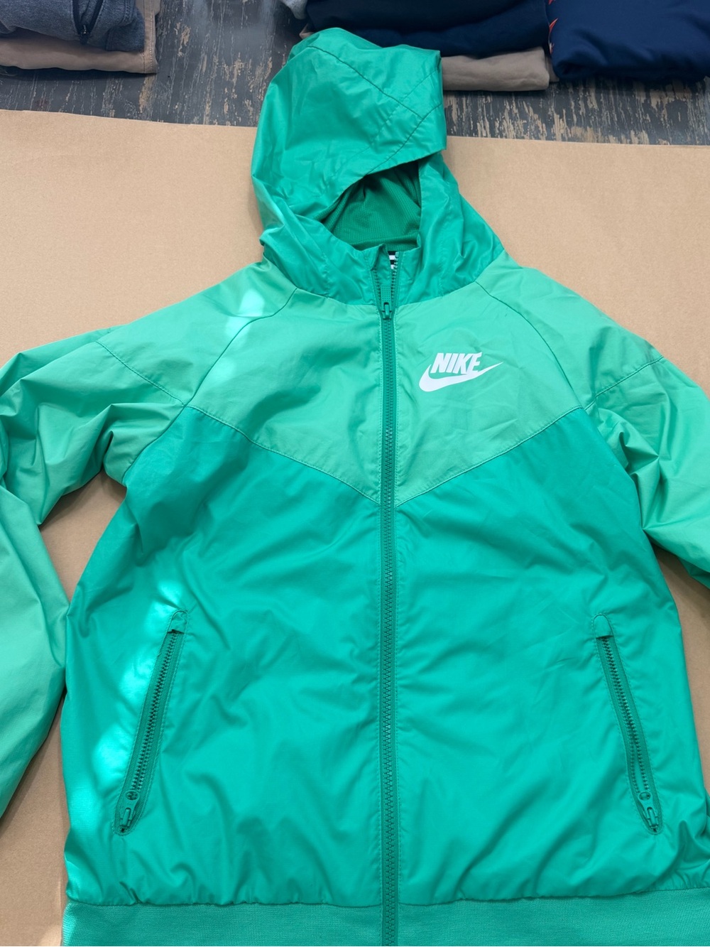 Nike Two Toned Green Pullover Jacket Boys Large